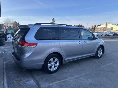 2013 Toyota Sienna LE