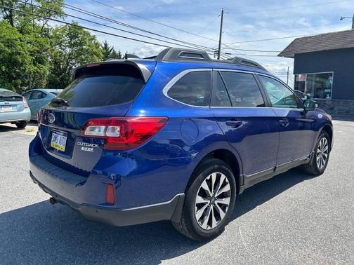 Lapis Blue Pearl 2017 Subaru Outback 2.5i Limited
