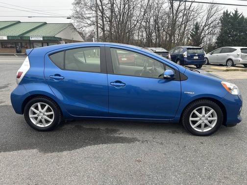 2014 Toyota Prius c Four