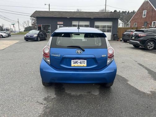 2014 Toyota Prius c Four