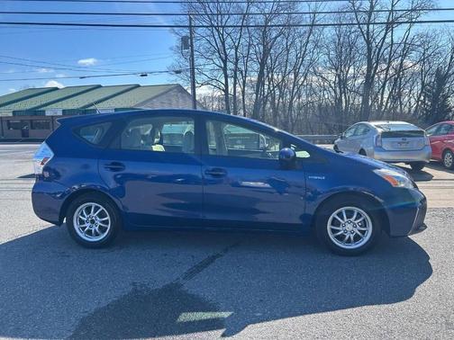 2012 Toyota Prius v Three