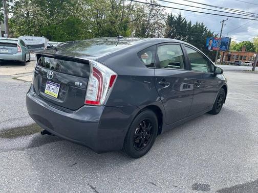 Winter Gray Metallic 2012 Toyota Prius Three