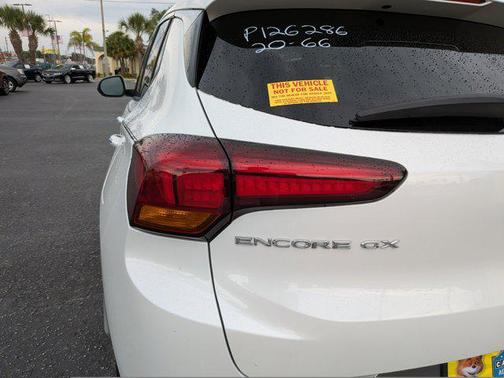 White Frost Tricoat 2020 Buick Encore GX Essence