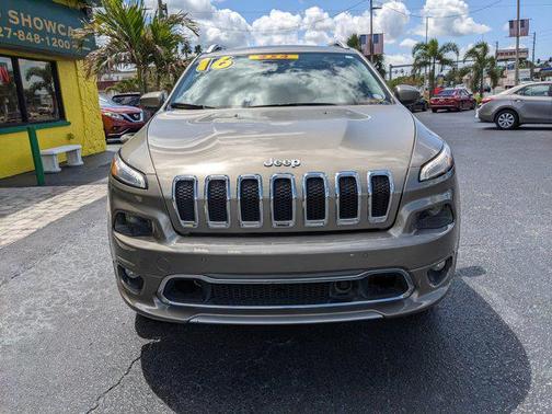 2016 Jeep Cherokee Overland