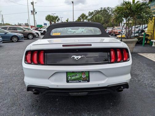 2022 Ford Mustang EcoBoost