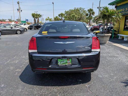2017 Chrysler 300C Base