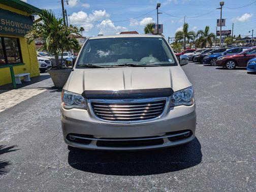 2015 Chrysler Town & Country Touring-L