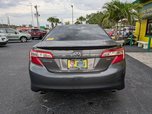Super White 2013 Toyota Camry SE