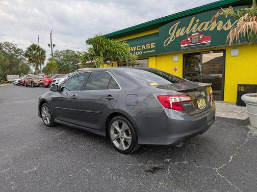Super White 2013 Toyota Camry SE
