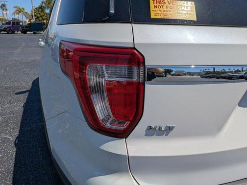 White Platinum Metallic Tri-Coat 2019 Ford Explorer XLT