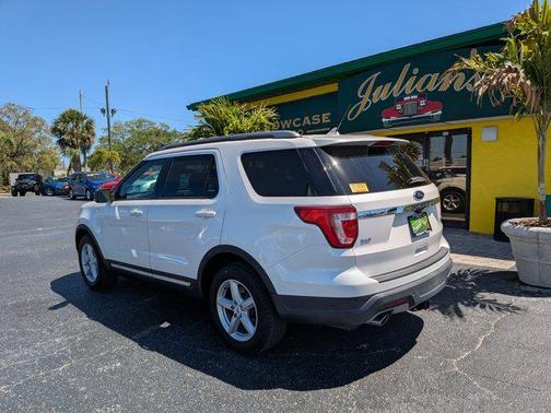 White Platinum Metallic Tri-Coat 2019 Ford Explorer XLT