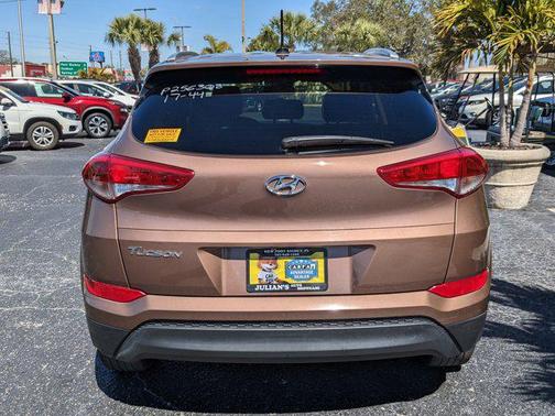 2017 Hyundai TUCSON SE
