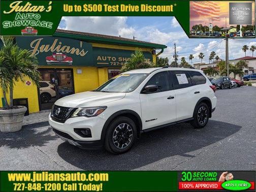 2020 Nissan Pathfinder SV