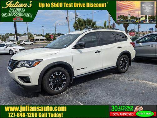 2020 Nissan Pathfinder SV