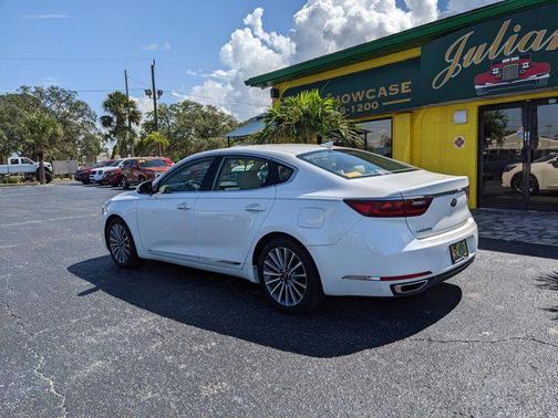 2017 Kia Cadenza Premium