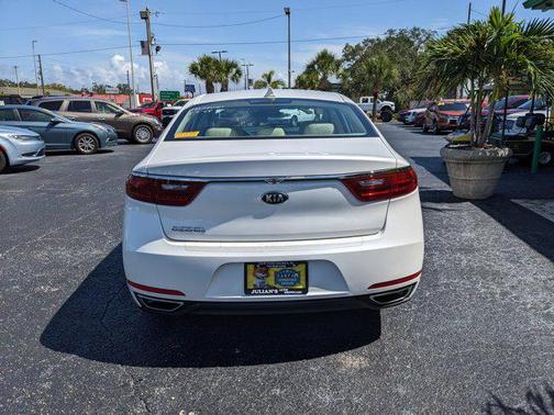2017 Kia Cadenza Premium