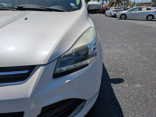 White Platinum Metallic Tri-Coat 2016 Ford Escape Titanium