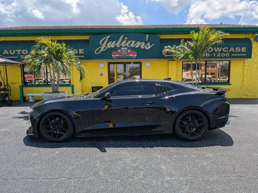 Black 2019 Chevrolet Camaro 1SS