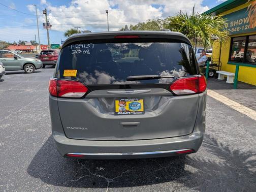 Ceramic Gray Clearcoat 2020 Chrysler Pacifica Touring-L Plus