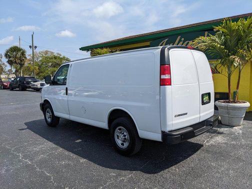 Summit White 2021 Chevrolet Express 2500 RWD 2500 Regular Wheelbase WT