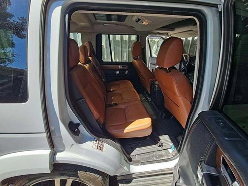 2016 Land Rover LR4 Base
