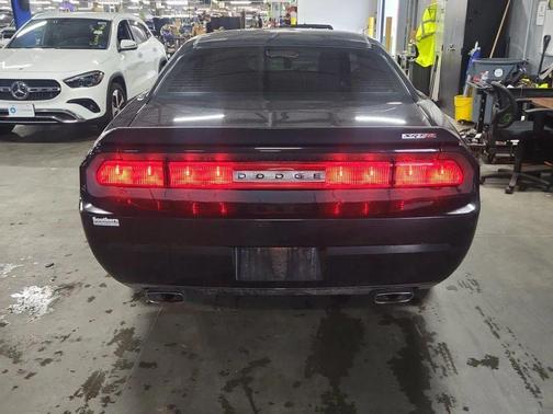 Brilliant Black Crystal Pearlcoat 2009 Dodge Challenger SRT8