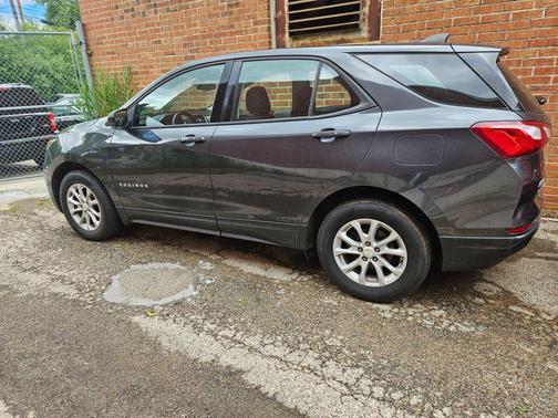 Nightfall Gray Metallic 2018 Chevrolet Equinox LS
