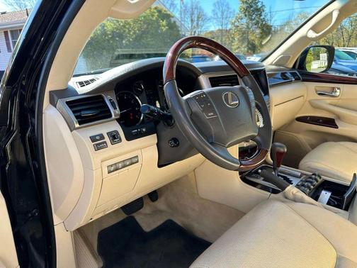 2013 Lexus LX 570 Base