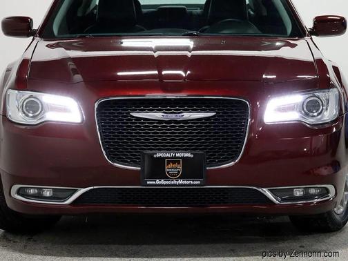 2018 Chrysler 300 Touring