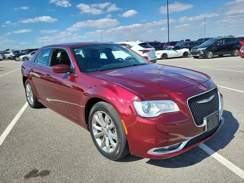 2018 Chrysler 300 Touring