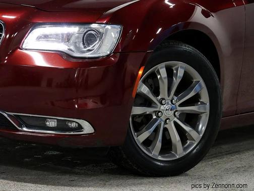 2018 Chrysler 300 Touring