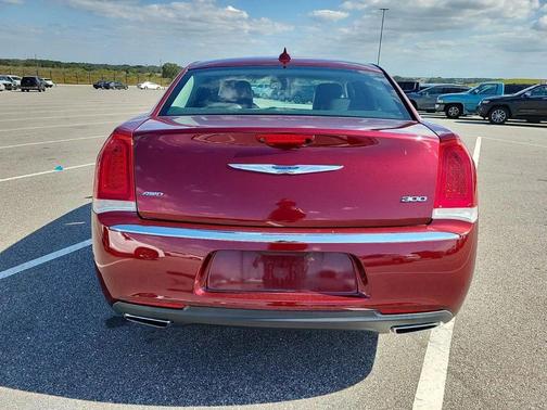 2018 Chrysler 300 Touring