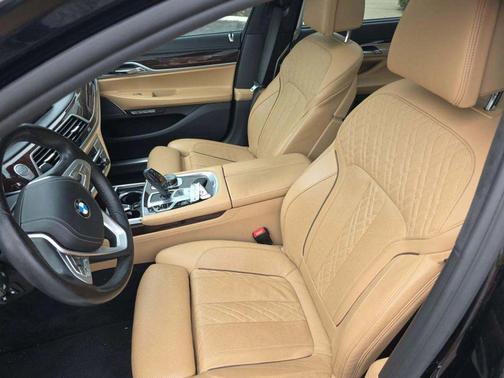 2016 BMW 750 i xDrive