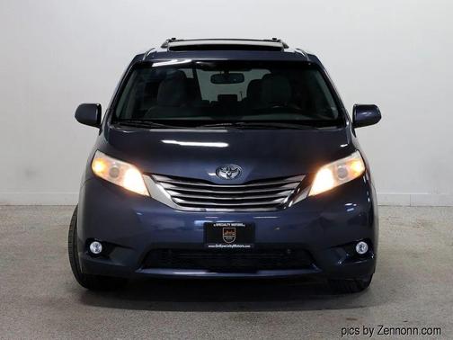 2017 Toyota Sienna XLE Premium
