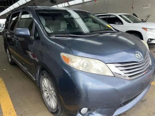 2017 Toyota Sienna XLE Premium