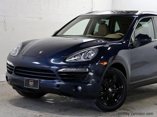Dark Blue Metallic 2013 Porsche Cayenne Diesel