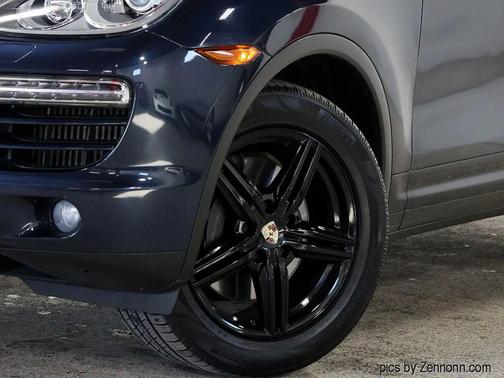 Dark Blue Metallic 2013 Porsche Cayenne Diesel