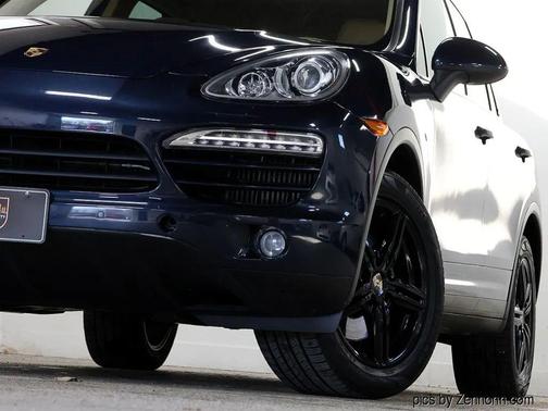 Dark Blue Metallic 2013 Porsche Cayenne Diesel