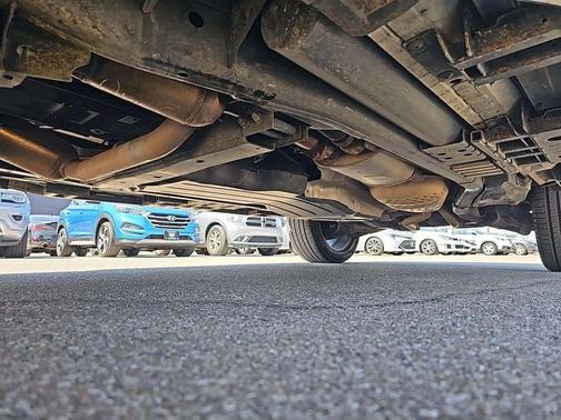 White 2016 Land Rover LR4 Base