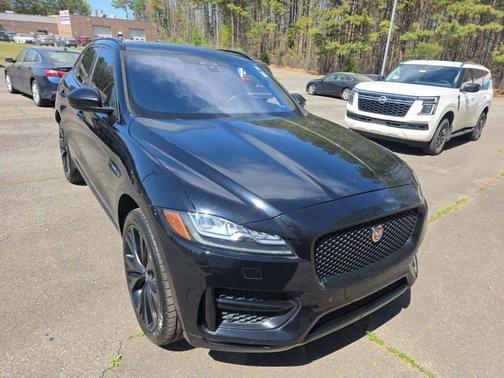 2017 Jaguar F-PACE 35t R-Sport