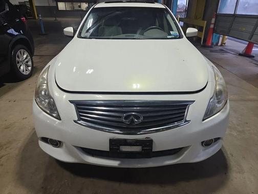 Moonlight White 2013 INFINITI G37x Base