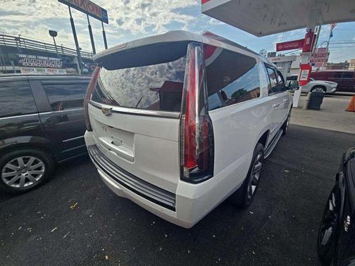 2018 Cadillac Escalade ESV Sport