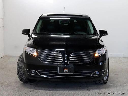 2019 Lincoln MKT Reserve