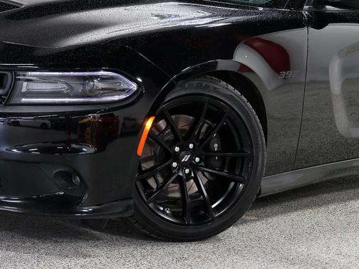 Pitch Black Clearcoat 2019 Dodge Charger Scat Pack