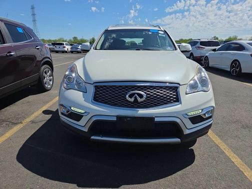 Majestic White 2017 INFINITI QX50 Base