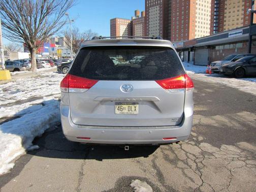 2013 Toyota Sienna XLE