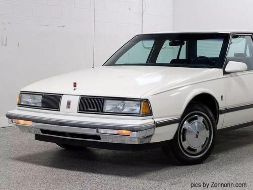 1987 Oldsmobile Delta 88 Brougham 4D Sedan