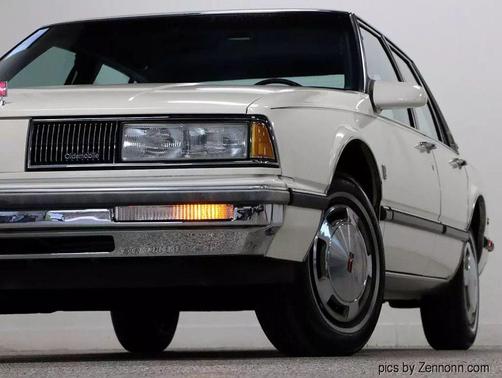 1987 Oldsmobile Delta 88 Brougham 4D Sedan