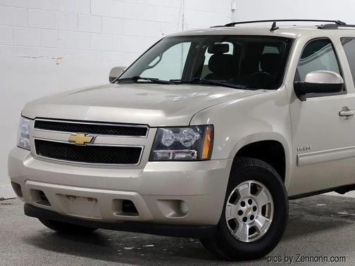 TAN 2013 Chevrolet Tahoe LS