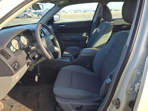 2005 Chrysler 300 Base